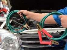 Dịch Vụ Kích Bình Ắc Quy Và Vá Vỏ Ô Tô Lưu Động 24/7 Tại TP.HCM