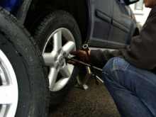 Dịch vụ vá vỏ ô tô Quận 12 uy tín, chuyên nghiệp, phục vụ 24/7