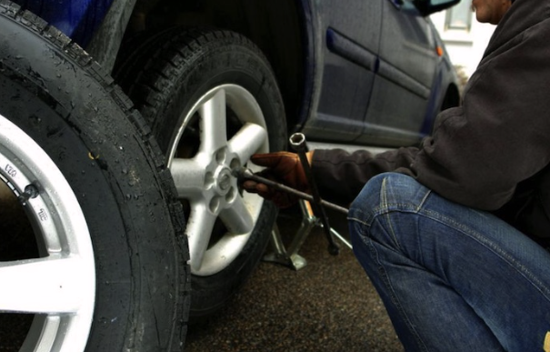 vá vỏ ô tô quận 12