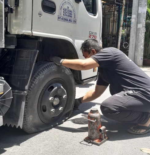 vá vỏ ô tô lưu động gần đây