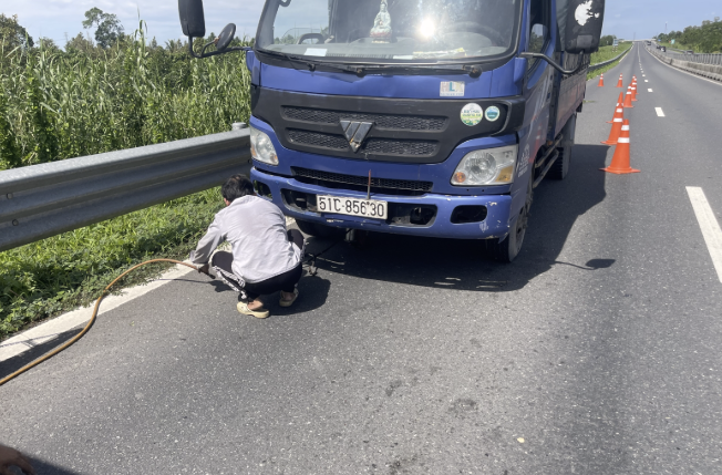 &nbsp;vá vỏ cao tốc trung lương