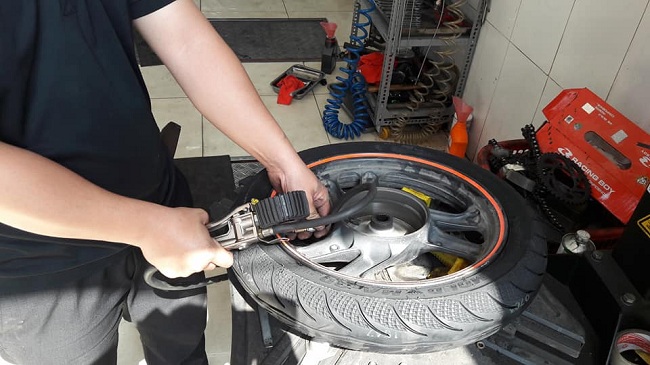 tiệm vá vỏ gần nhất