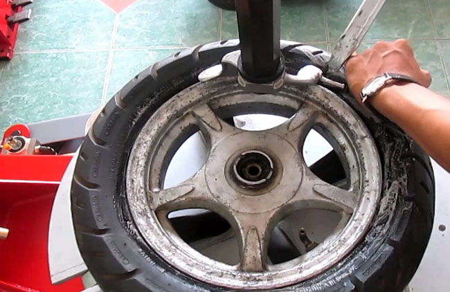 vá vỏ không ruột giá bao nhiêu