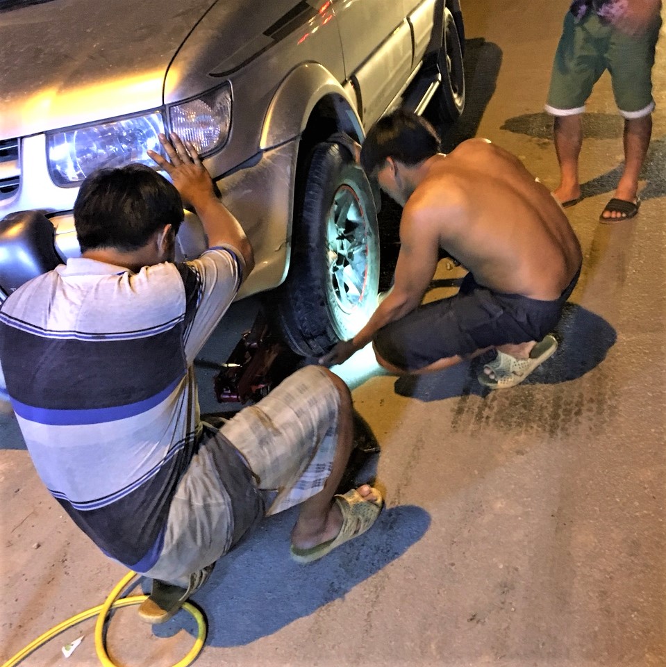 Vá vỏ Củ Chi