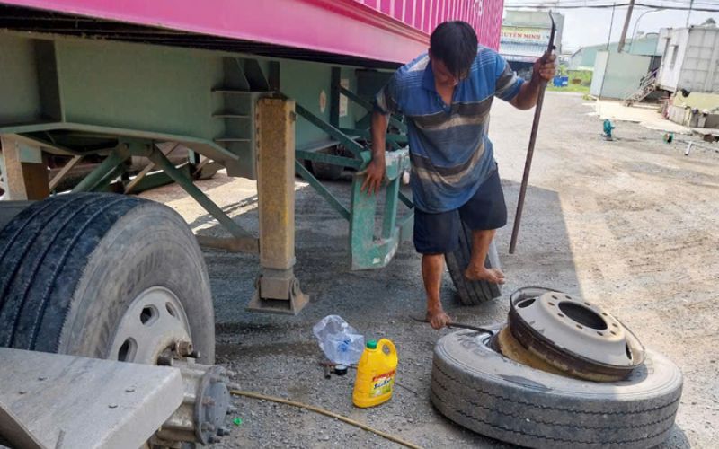 Vá vỏ lưu động Long An