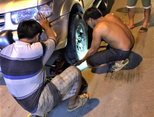 Làm sao để chọn dịch vụ vá vỏ lưu động uy tín?