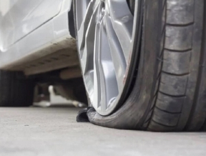 5 yếu tố quyết định giá vá vỏ ô tô mà tài xế thường bỏ qua