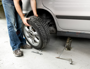 Sửa vỏ xe ô tô lưu động huyện Củ Chi uy tín đồng hành cùng các bác tài