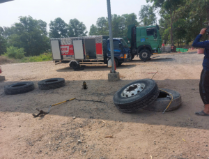 Các dấu hiệu cho thấy lốp xe cần được kiểm tra ngay trước chuyến đi xa