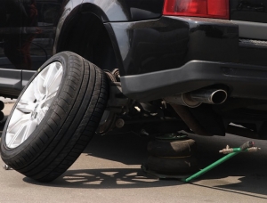 Vá vỏ lưu động Tây Ninh: Dịch vụ cứu hộ lốp 24/7 Uy tín & Nhanh chóng